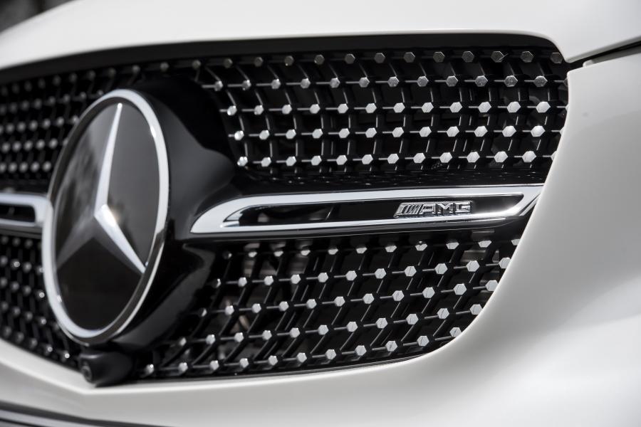 Детали экстерьера Mercedes-AMG GLC43 4Matic Coupe 2017 года  (UK) (фото 32 из 40)
